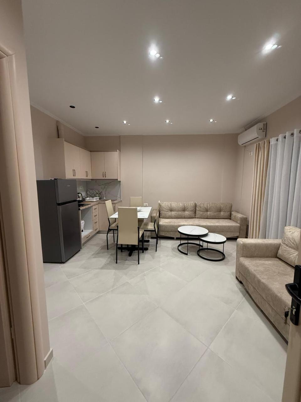 Eleana'S Apartament Saranda Oda fotoğraf